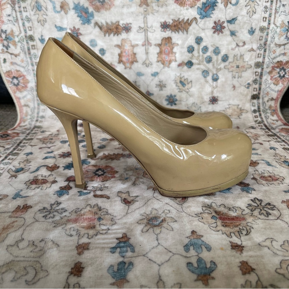 Yves Saint Laurent Tribtoo Tan Patent Heels - Picture 5 of 16